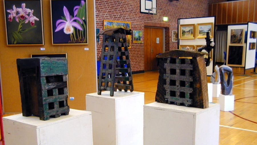 Skulpturer udført af Lars Kjeldsen, Hammel, 2003